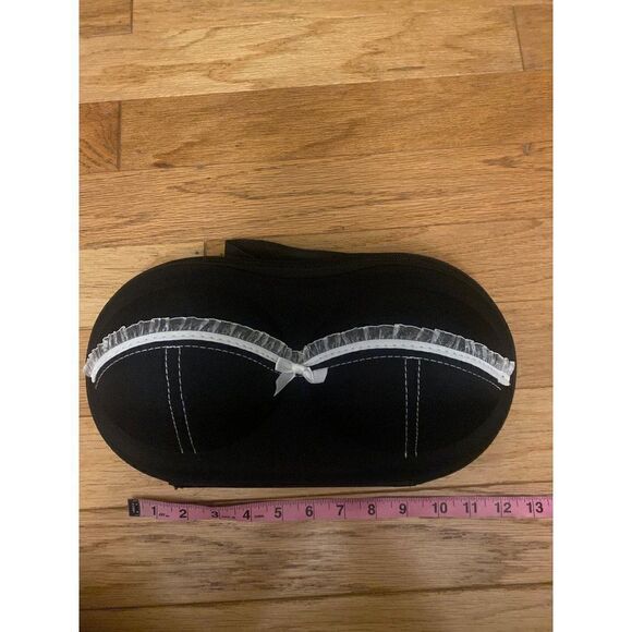 Wrapables, black with white lace, zippered hard shell travel bra case - Picture 6 of 7